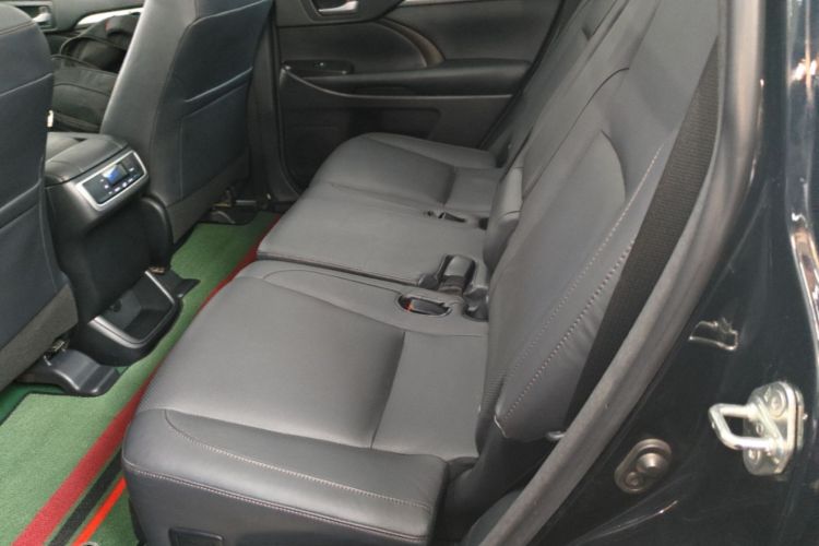 Used Toyota Highlander 2015 2.0T Four-Wheel Drive Luxury Edition 7-Seater Left Rear Seat