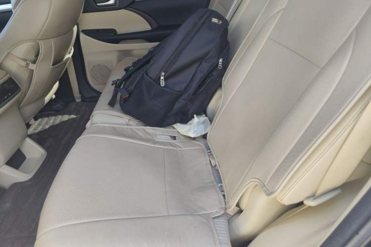 Used Toyota Highlander 2015 2.0T Four-Wheel Drive Elite Edition 7-Seater Left Rear Seat