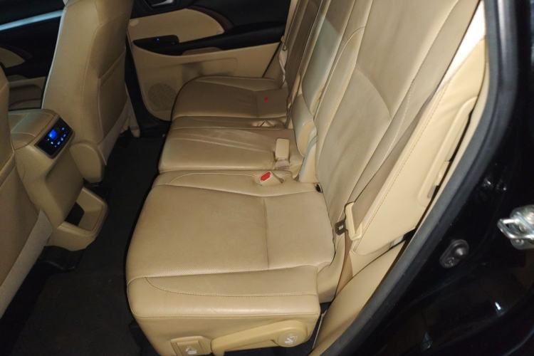 Used Toyota Highlander 2015 2.0T Four-Wheel Drive Luxury Edition 7-Seater Left Rear Seat