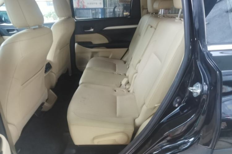 Used Toyota Highlander 2015 2.0T Two-Wheel Drive Elite Edition 5 Seats Left Rear Seat