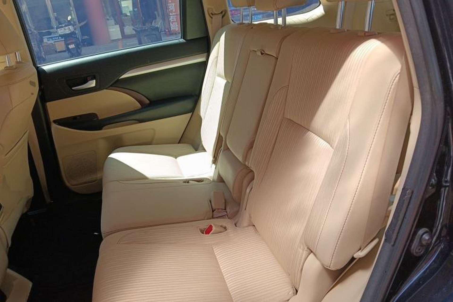 Used Toyota Highlander 2015 2.0T Four-Wheel Drive Elite Edition 7-Seater Left Rear Seat