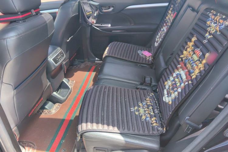 Used Toyota Highlander 2015 2.0T Four-Wheel Drive Luxury Edition 7-Seater Left Rear Seat