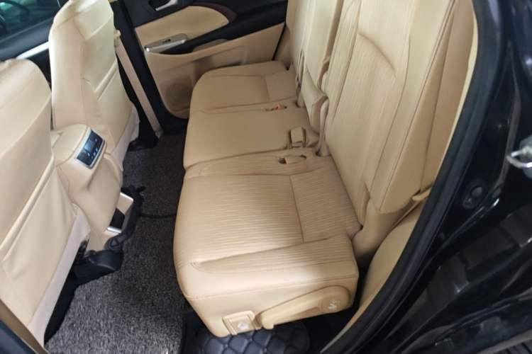 Used Toyota Highlander 2015 2.0T Four-Wheel Drive Elite Edition 7-Seater Left Rear Seat