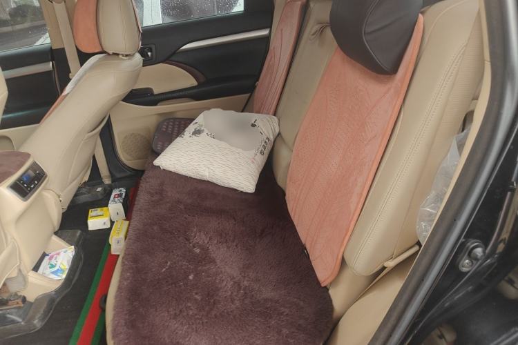 Used Toyota Highlander 2015 2.0T Two-Wheel Drive Elite Edition 7 Seats Left Rear Seat