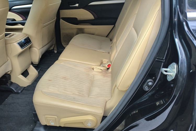 Used Toyota Highlander 2015 2.0T Four-Wheel Drive Elite Edition 7-Seater Left Rear Seat