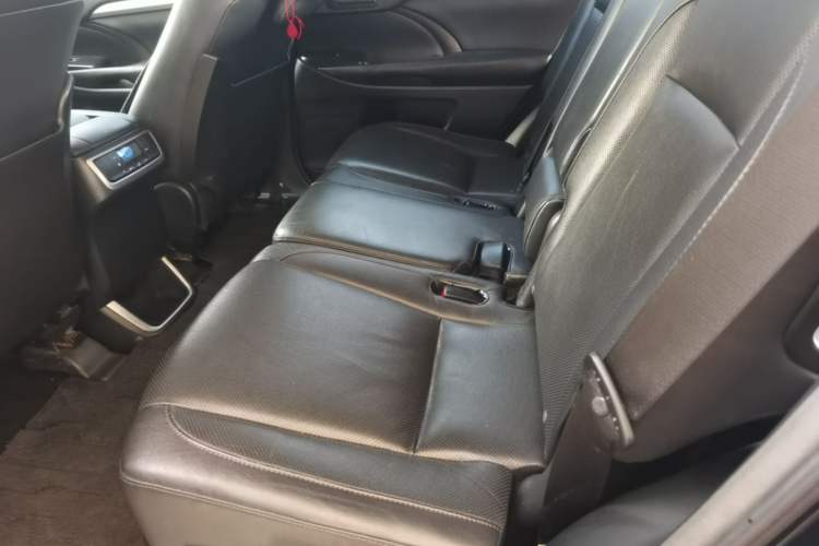 Used Toyota Highlander 2015 2.0T Four-Wheel Drive Luxury Edition 7-Seater Left Rear Seat