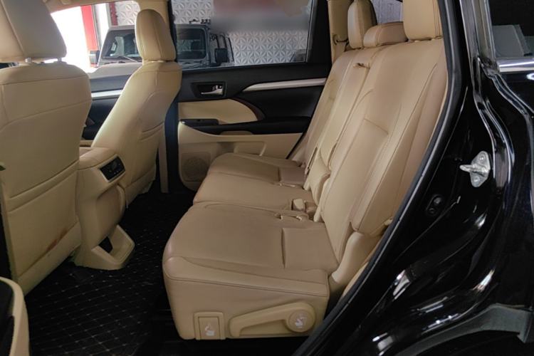 Used Toyota Highlander 2015 2.0T Four-Wheel Drive Luxury Edition 7-Seater Left Rear Seat