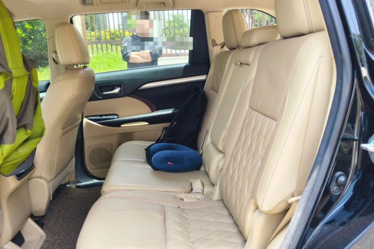 Used Toyota Highlander 2015 2.0T Two-Wheel Drive Elite Edition 5 Seats Left Rear Seat