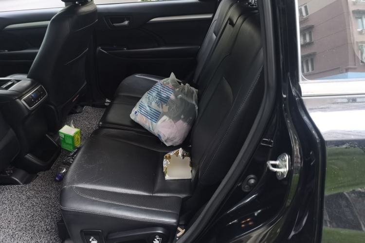 Used Toyota Highlander 2015 2.0T Four-Wheel Drive Luxury Edition 7-Seater Left Rear Seat