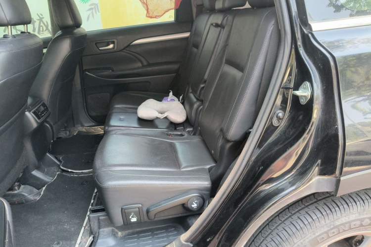 Used Toyota Highlander 2015 2.0T Four-Wheel Drive Luxury Edition 7-Seater Left Rear Seat