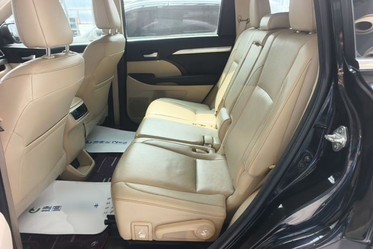 Used Toyota Highlander 2015 2.0T Four-Wheel Drive Luxury Edition 7-Seater Left Rear Seat