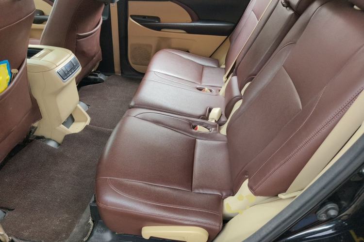 Used Toyota Highlander 2015 2.0T Two-Wheel Drive Elite Edition 5 Seats Left Rear Seat