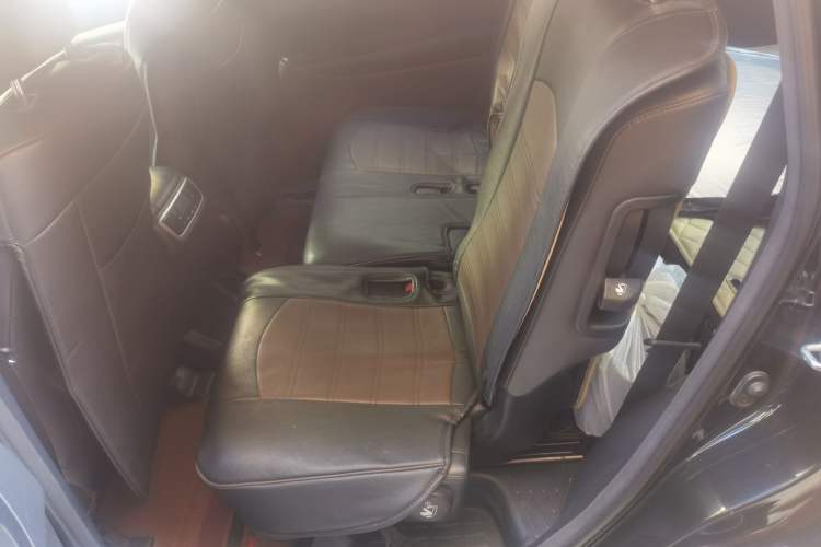 Used Toyota Highlander 2015 2.0T Four-Wheel Drive Luxury Edition 7-Seater Left Rear Seat
