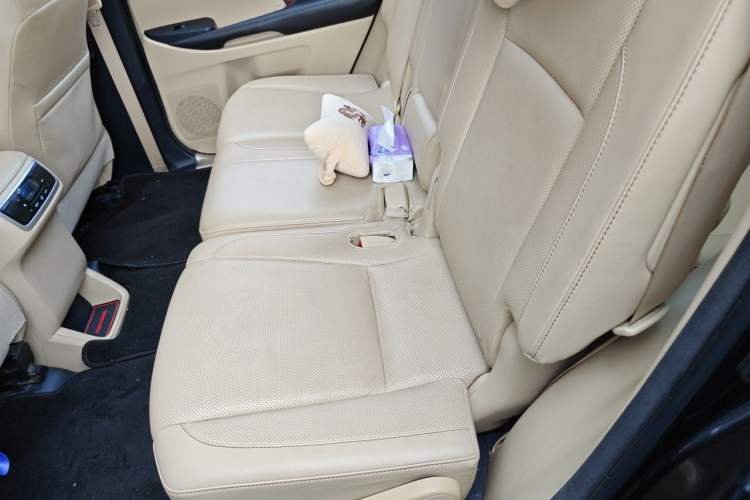 Used Toyota Highlander 2015 2.0T Two-Wheel Drive Luxury Edition 7 Seats Left Rear Seat