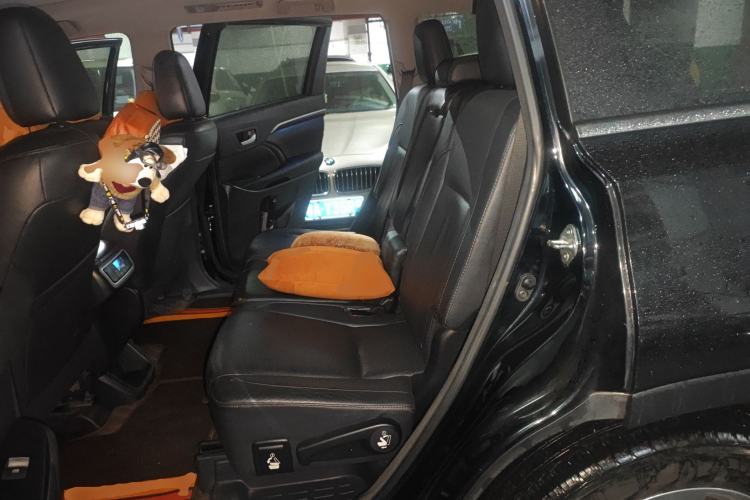 Used Toyota Highlander 2015 2.0T Four-Wheel Drive Ultimate Edition 7-Seater Left Rear Seat