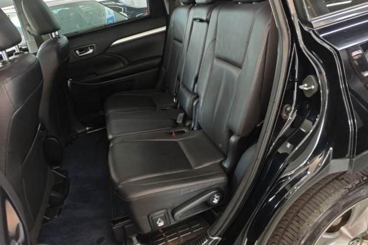 Used Toyota Highlander 2015 2.0T Four-Wheel Drive Luxury Edition 7-Seater Left Rear Seat