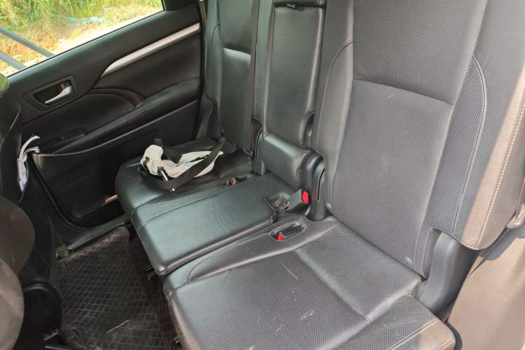 Used Toyota Highlander 2015 2.0T Four-Wheel Drive Luxury Edition 7-Seater Left Rear Seat