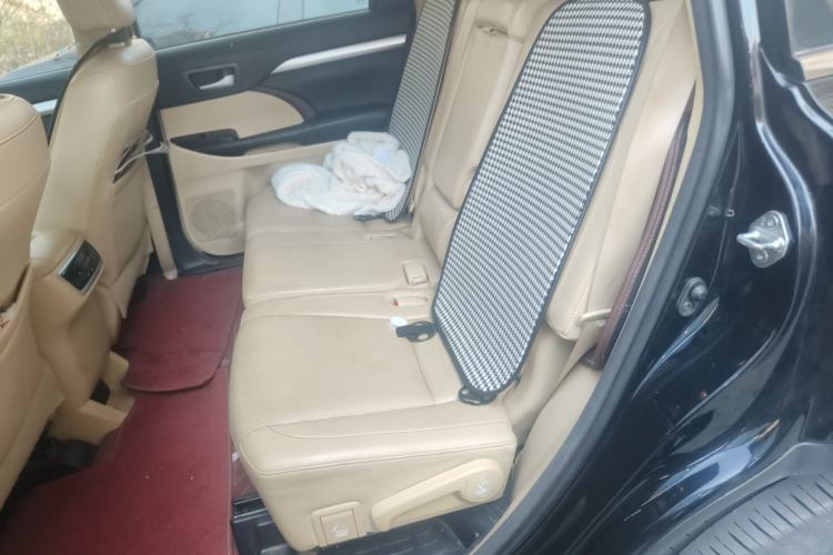 Used Toyota Highlander 2015 2.0T Four-Wheel Drive Luxury Edition 7-Seater Left Rear Seat