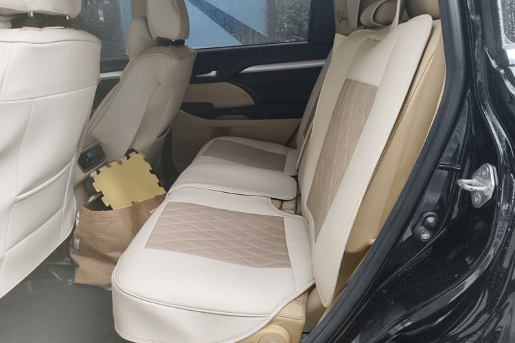 Used Toyota Highlander 2015 2.0T Four-Wheel Drive Elite Edition 7-Seater Left Rear Seat