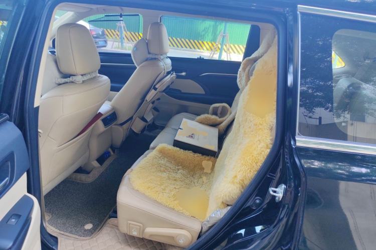 Used Toyota Highlander 2015 2.0T Four-Wheel Drive Ultimate Edition 7-Seater Left Rear Seat
