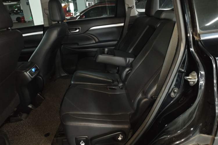 Used Toyota Highlander 2015 2.0T Four-Wheel Drive Luxury Edition 7-Seater Left Rear Seat
