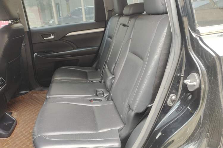 Used Toyota Highlander 2015 2.0T Four-Wheel Drive Luxury Edition 7-Seater Left Rear Seat