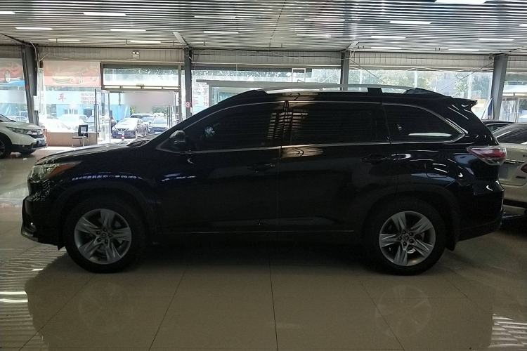 Used Toyota Highlander 2015 2.0T Four-Wheel Drive Luxury Edition 7-Seater Left Side