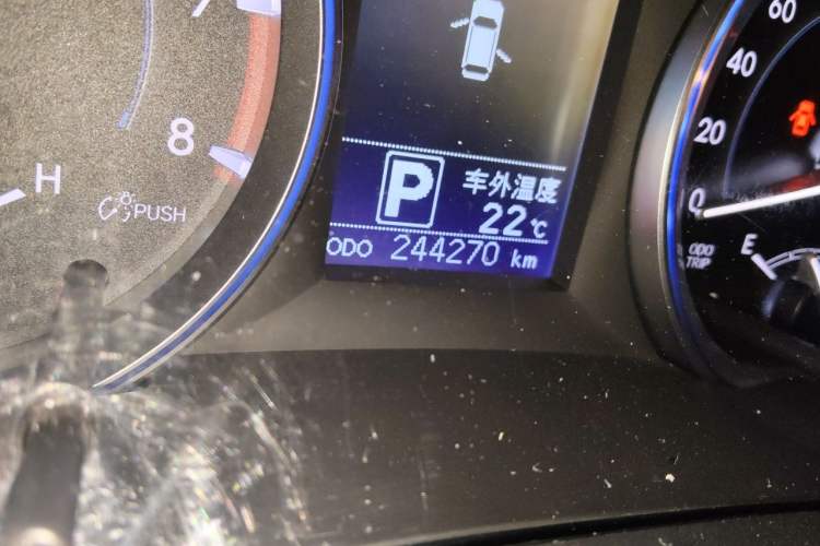 Used Toyota Highlander 2015 2.0T Four-Wheel Drive Luxury Edition 7-Seater Odometer Close Up