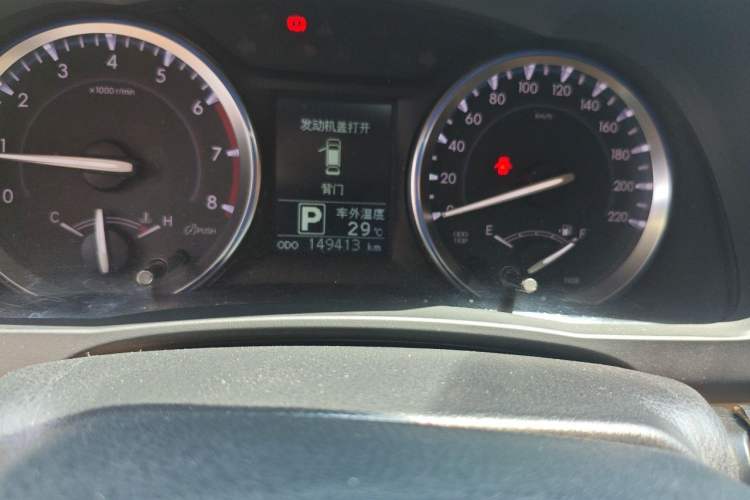 Used Toyota Highlander 2015 2.0T Four-Wheel Drive Elite Edition 7-Seater Odometer Close Up