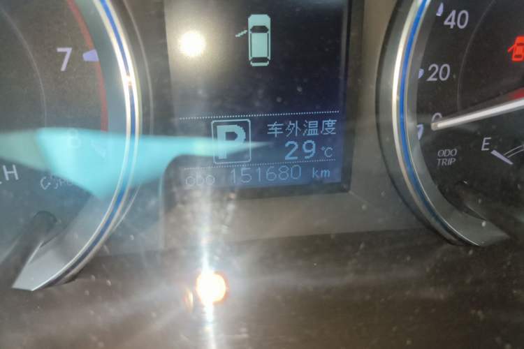 Used Toyota Highlander 2015 2.0T Four-Wheel Drive Luxury Edition 7-Seater Odometer Close Up