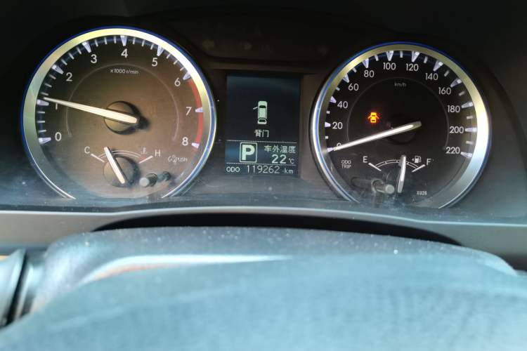 Used Toyota Highlander 2015 2.0T Four-Wheel Drive Luxury Edition 7-Seater Odometer Close Up