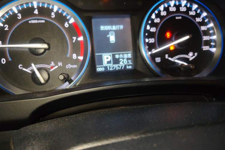 Used Toyota Highlander 2015 2.0T Four-Wheel Drive Luxury Edition 7-Seater Odometer Close Up