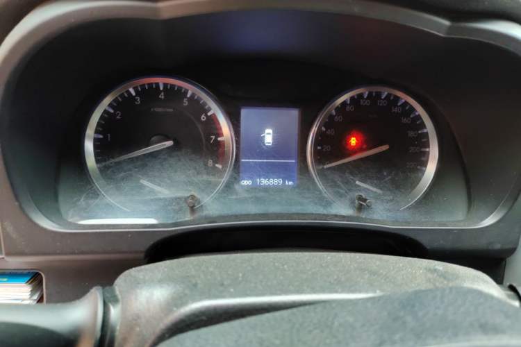 Used Toyota Highlander 2015 2.0T Four-Wheel Drive Luxury Edition 7-Seater Odometer Close Up
