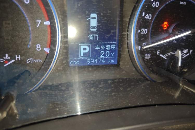 Used Toyota Highlander 2015 2.0T Four-Wheel Drive Luxury Edition 7-Seater Odometer Close Up