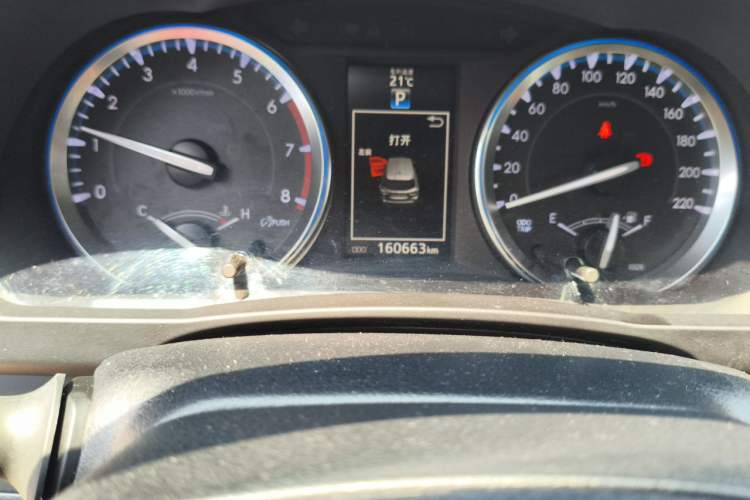 Used Toyota Highlander 2015 2.0T Four-Wheel Drive Ultimate Edition 7-Seater Odometer Close Up