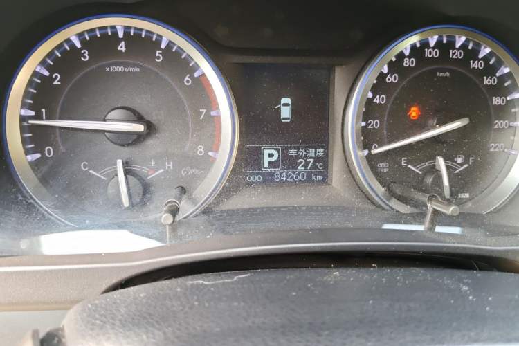 Used Toyota Highlander 2015 2.0T Four-Wheel Drive Luxury Edition 7-Seater Odometer Close Up