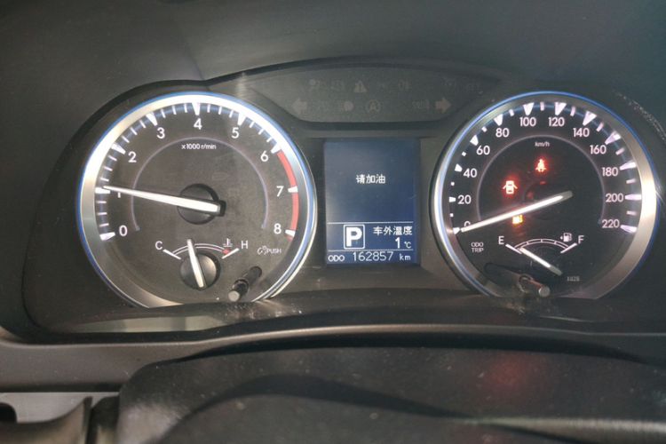 Used Toyota Highlander 2015 2.0T Four-Wheel Drive Luxury Edition 7-Seater Odometer Close Up