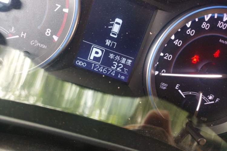 Used Toyota Highlander 2015 2.0T Four-Wheel Drive Luxury Edition 7-Seater Odometer Close Up