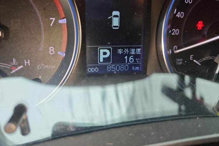 Used Toyota Highlander 2015 2.0T Four-Wheel Drive Luxury Edition 7-Seater Odometer Close Up