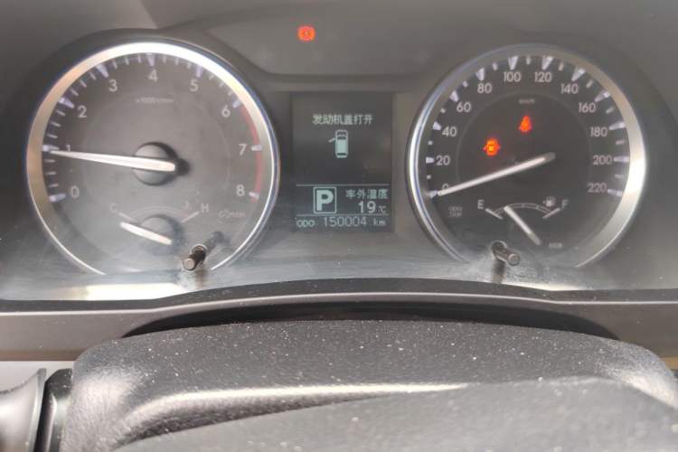 Used Toyota Highlander 2015 2.0T Four-Wheel Drive Elite Edition 7-Seater Odometer Close Up