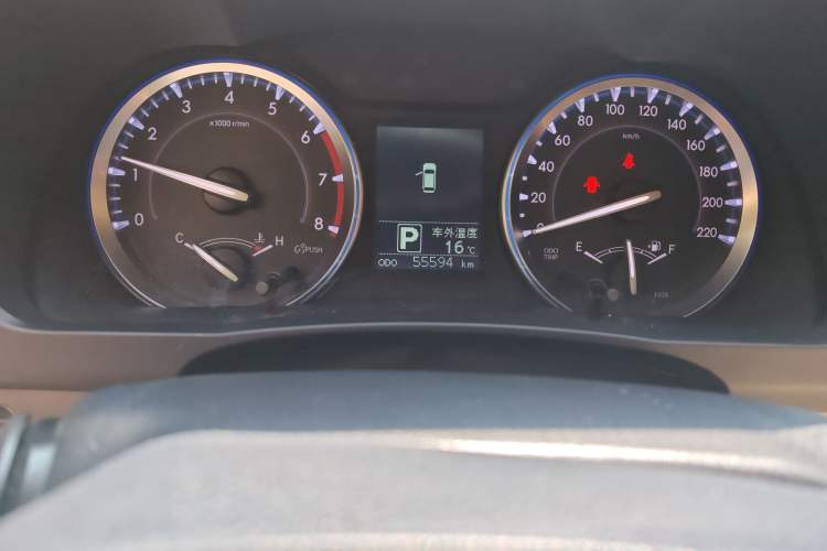 Used Toyota Highlander 2015 2.0T Four-Wheel Drive Elite Edition 7-Seater Odometer Close Up
