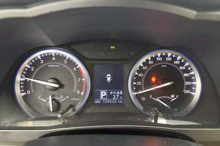 Used Toyota Highlander 2015 2.0T Two-Wheel Drive Elite Edition 7 Seats Odometer Close Up