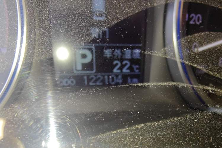 Used Toyota Highlander 2015 2.0T Four-Wheel Drive Luxury Edition 7-Seater Odometer Close Up