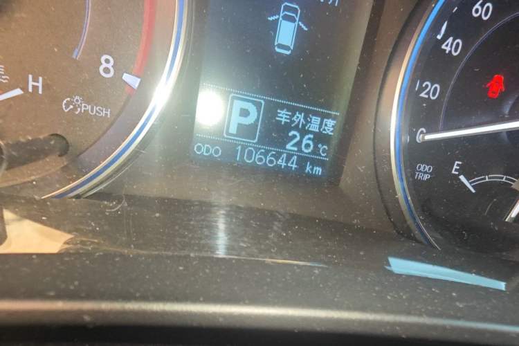 Used Toyota Highlander 2015 2.0T Four-Wheel Drive Elite Edition 7-Seater Odometer Close Up