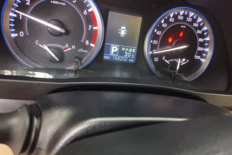 Used Toyota Highlander 2015 2.0T Four-Wheel Drive Luxury Edition 7-Seater Odometer Close Up