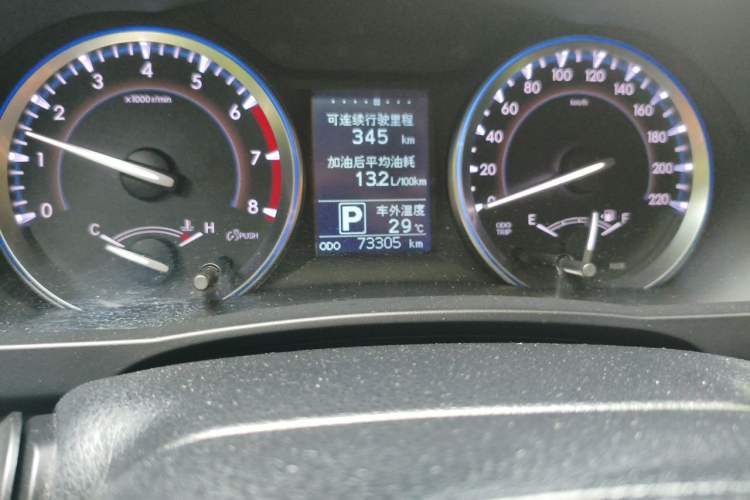 Used Toyota Highlander 2015 2.0T Four-Wheel Drive Luxury Edition 7-Seater Odometer Close Up
