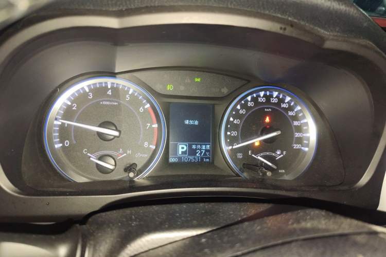 Used Toyota Highlander 2015 2.0T Four-Wheel Drive Luxury Edition 7-Seater Odometer Close Up