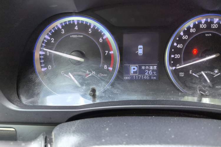 Used Toyota Highlander 2015 2.0T Four-Wheel Drive Elite Edition 7-Seater Odometer Close Up