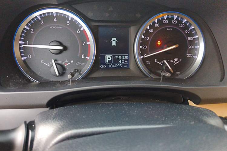 Used Toyota Highlander 2015 2.0T Four-Wheel Drive Luxury Edition 7-Seater Odometer Close Up