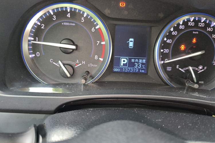 Used Toyota Highlander 2015 2.0T Four-Wheel Drive Elite Edition 7-Seater Odometer Close Up
